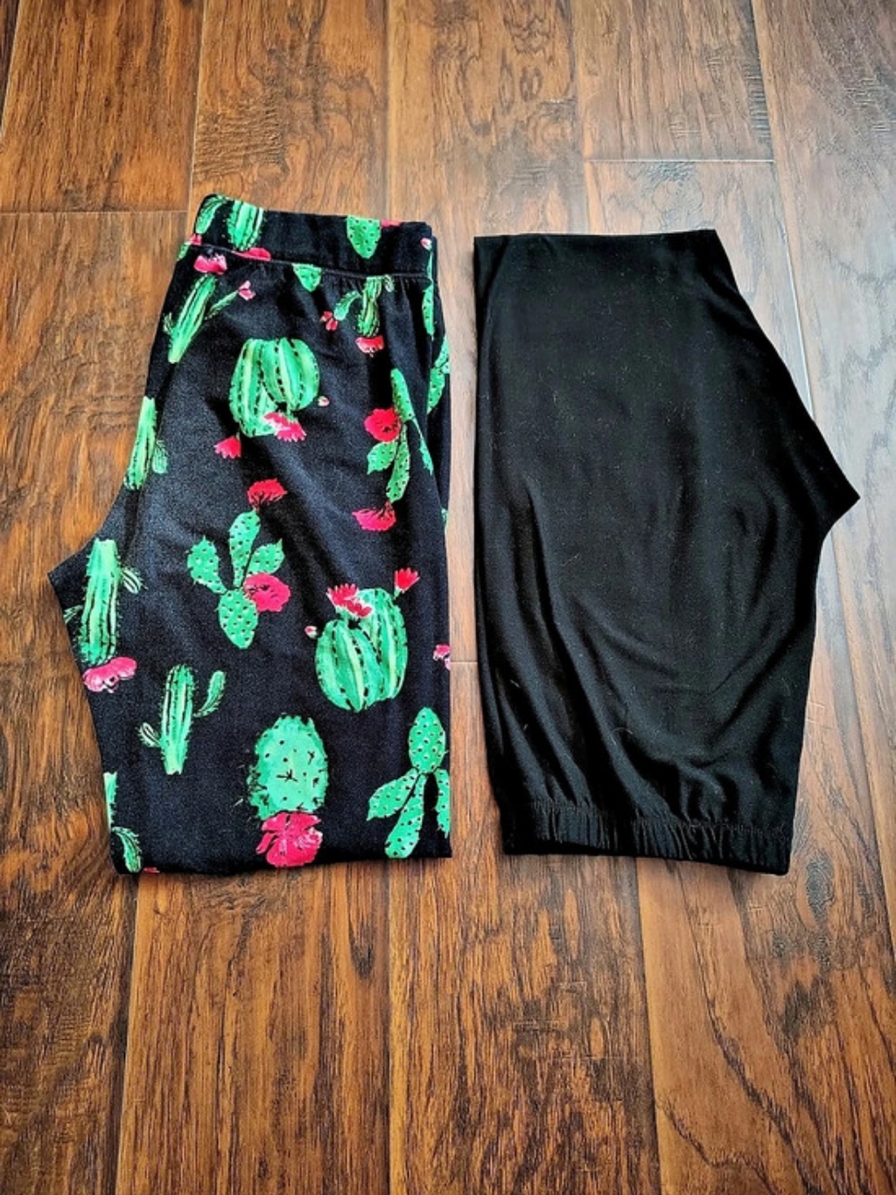 No Boundaries Women's Cactus Print Leggings Set